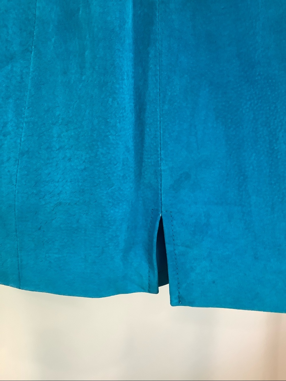 Vintage CHIA Bright Turquoise Suede Pencil Skirt, Size 12 - Picture 5 of 11